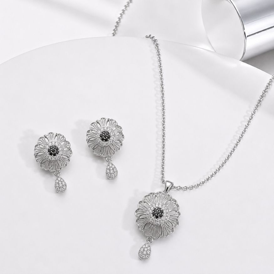 Silver Bloom  Jewelry Set