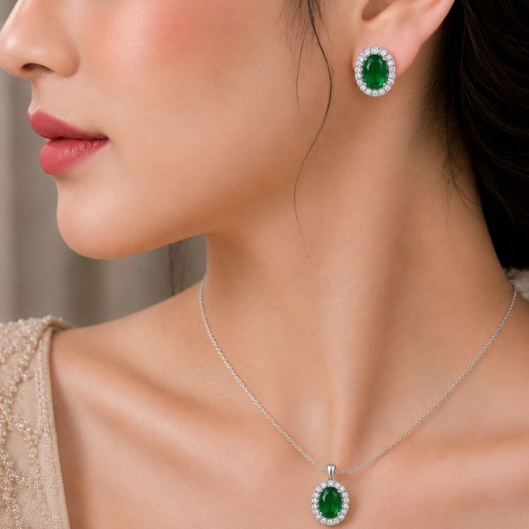 Emerald Silver Jewelry Set